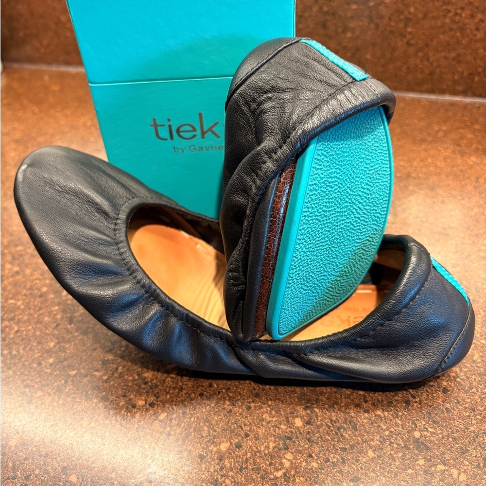Tieks Black Flats with Teal Soles 7 w/box